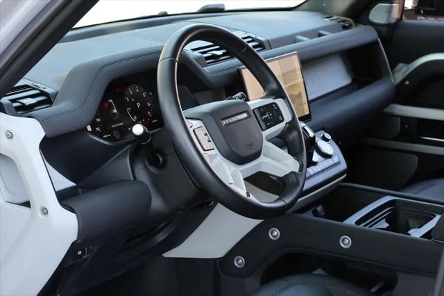 2023 Land Rover Defender 130 SE