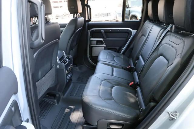 2023 Land Rover Defender 130 SE