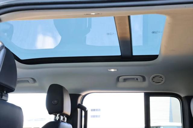 2023 Land Rover Defender 130 SE