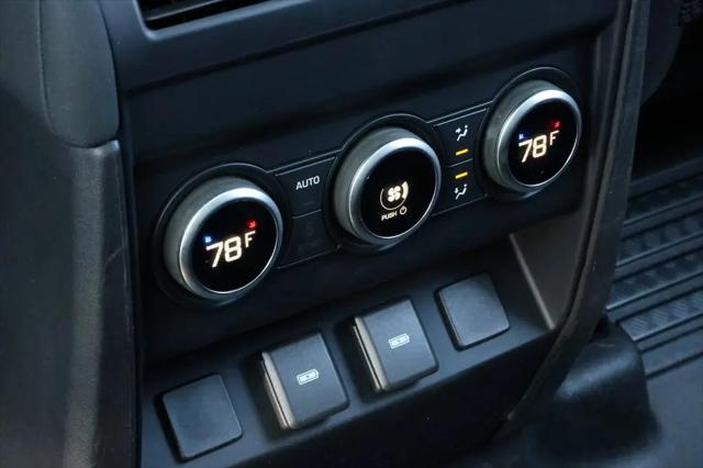 2023 Land Rover Defender 130 SE