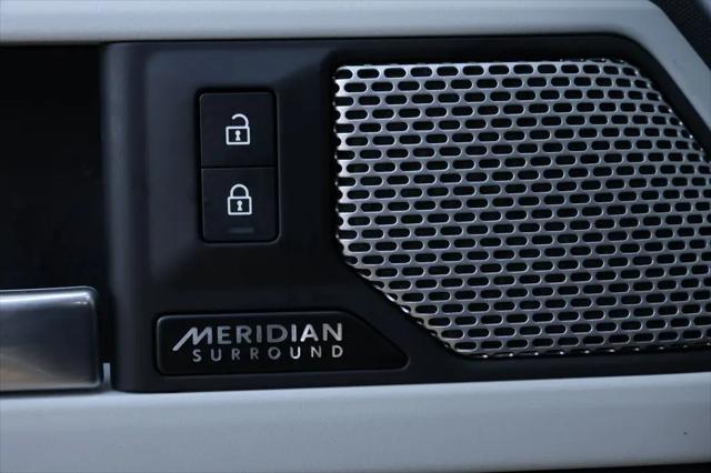 2023 Land Rover Defender 130 SE