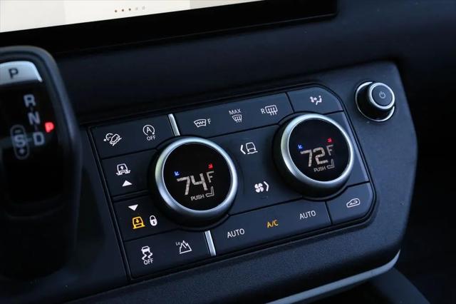 2023 Land Rover Defender 130 SE
