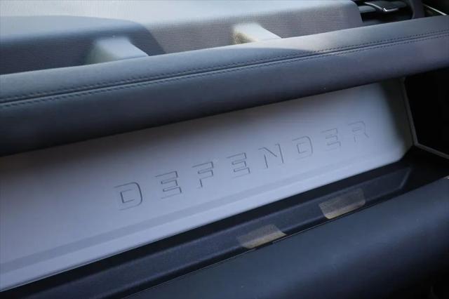 2023 Land Rover Defender 130 SE