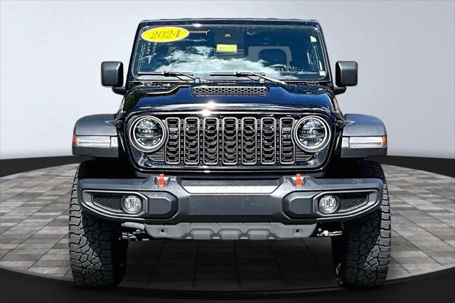 2024 Jeep Gladiator Sport