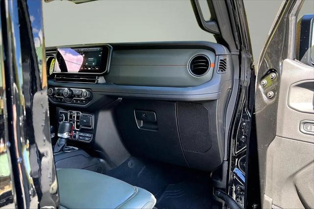 2024 Jeep Gladiator Sport