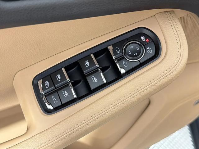 2020 Porsche Macan Macan