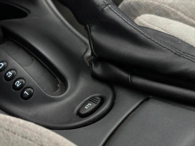 2001 Oldsmobile Alero GL1