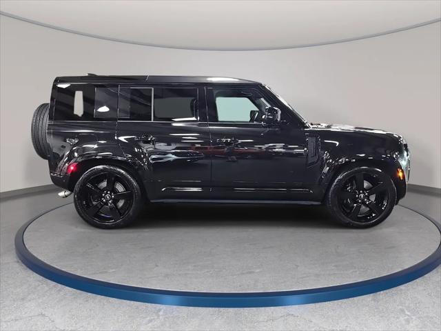2025 Land Rover Defender 110 P525 V8