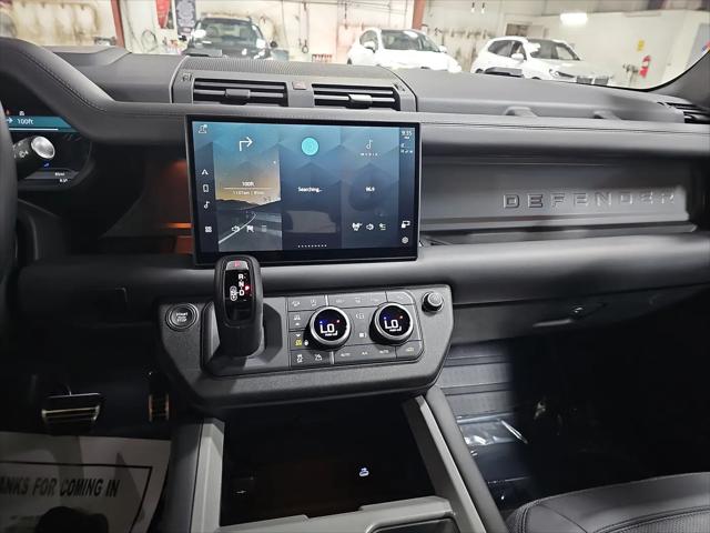 2025 Land Rover Defender 110 P525 V8