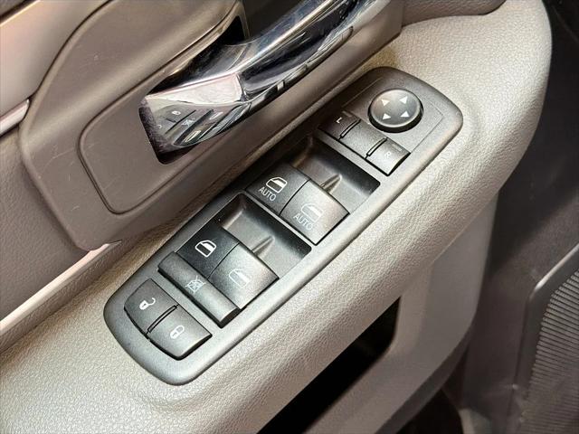 2019 Ram 1500 Classic SLT Crew Cab 4x4 5'7" Box