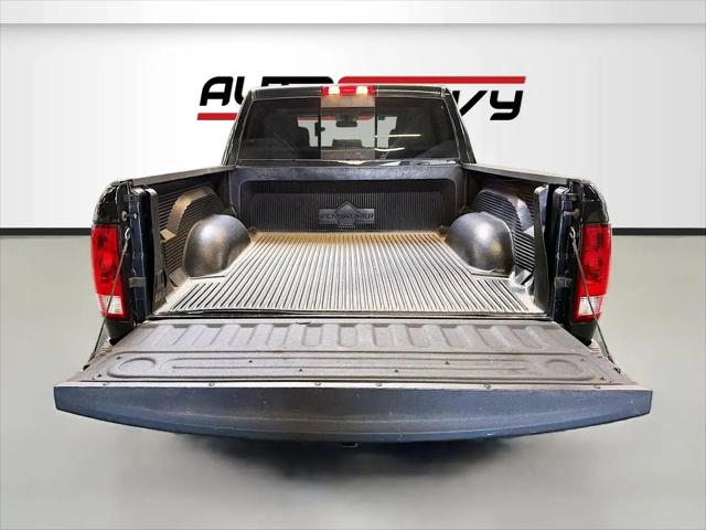 2019 Ram 1500 Classic SLT Crew Cab 4x4 5'7" Box
