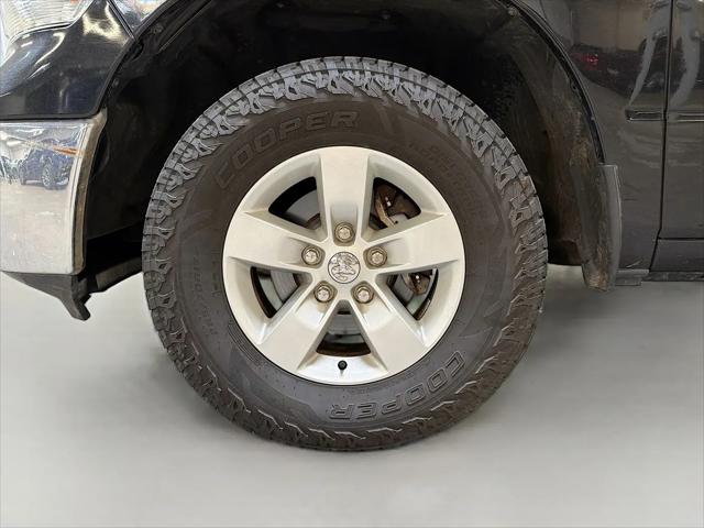 2019 Ram 1500 Classic SLT Crew Cab 4x4 5'7" Box