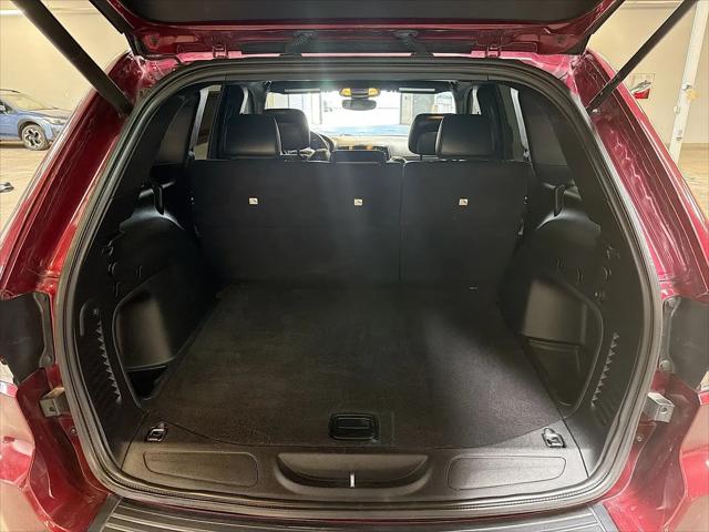 2022 Jeep Grand Cherokee Laredo X 4x4