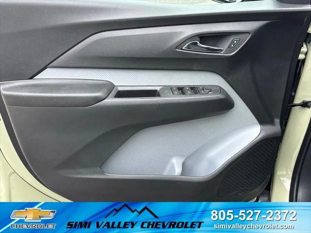 2027 Chevrolet Bolt LT FWD