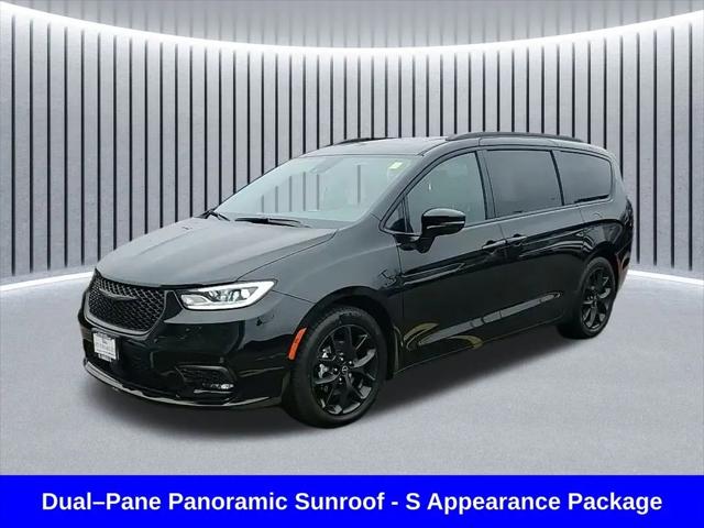 2025 Chrysler Pacifica Limited for sale in Crystal Lake, IL