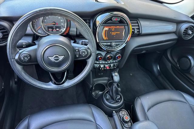 2017 MINI Hardtop Cooper