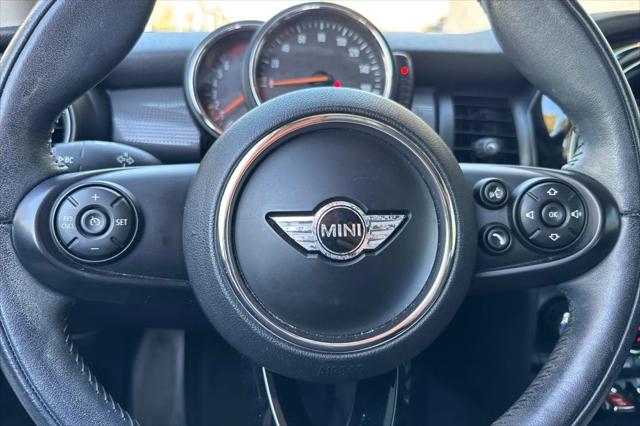 2017 MINI Hardtop Cooper