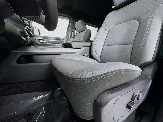2025 Ram 1500 Big Horn Crew Cab 4x4 5'7" Box
