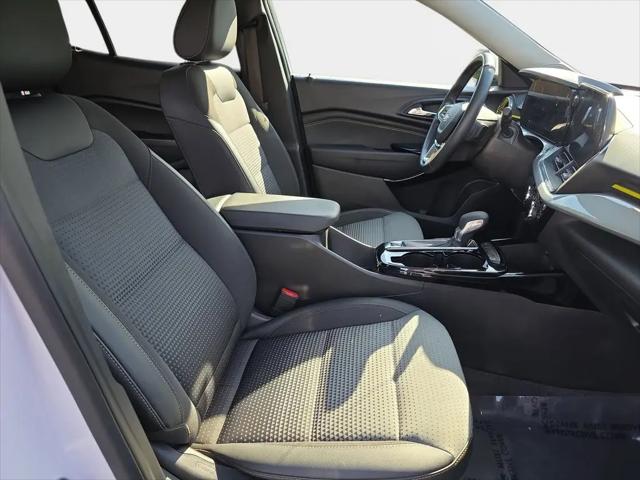 2024 Chevrolet Trax FWD LT