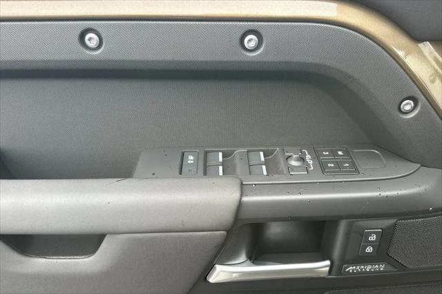 2026 Land Rover Defender P400 X-Dynamic SE