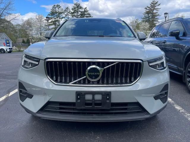 2025 Volvo XC40 B5 Plus Bright Theme