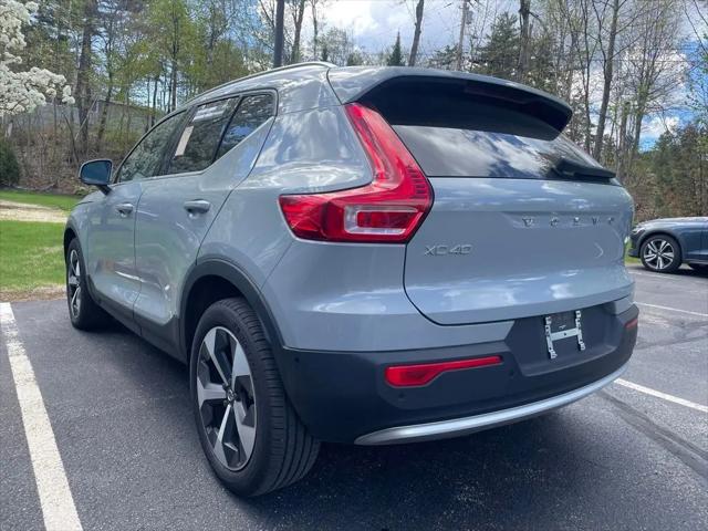 2025 Volvo XC40 B5 Plus Bright Theme