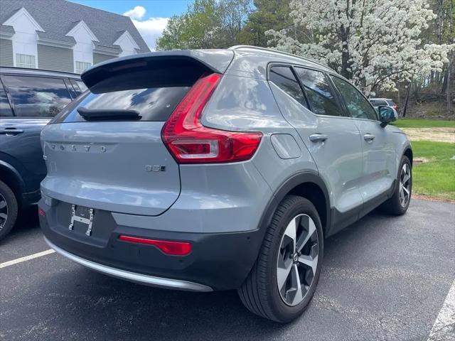 2025 Volvo XC40 B5 Plus Bright Theme