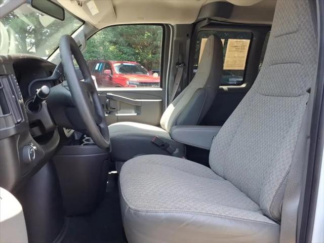 2023 Chevrolet Express Passenger RWD 3500 Extended Wheelbase LT