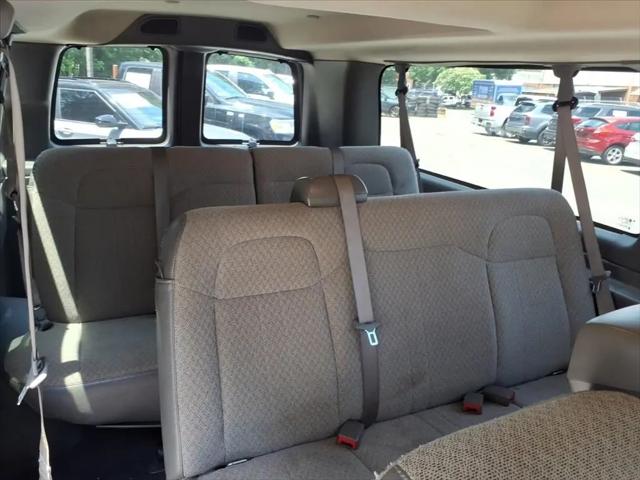 2023 Chevrolet Express Passenger RWD 3500 Extended Wheelbase LT