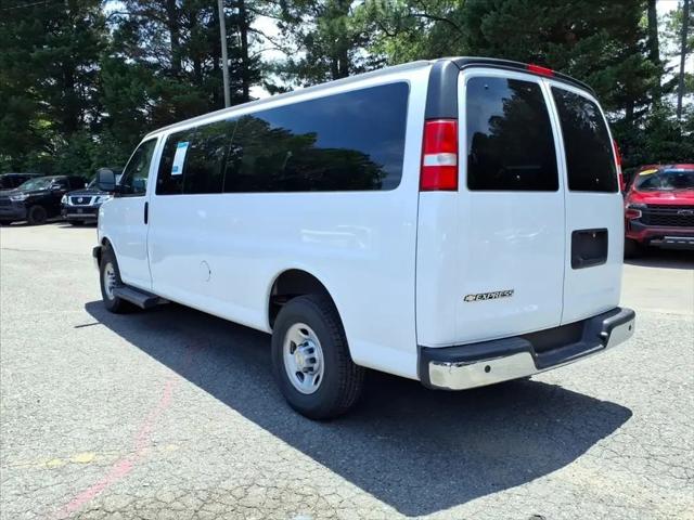 2023 Chevrolet Express Passenger RWD 3500 Extended Wheelbase LT