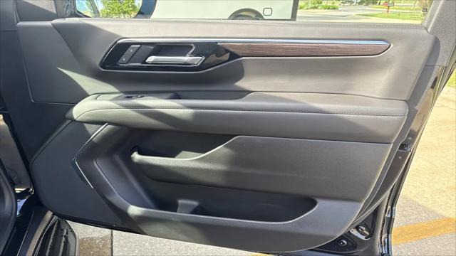 2026 Chevrolet Suburban LS, 4WD
