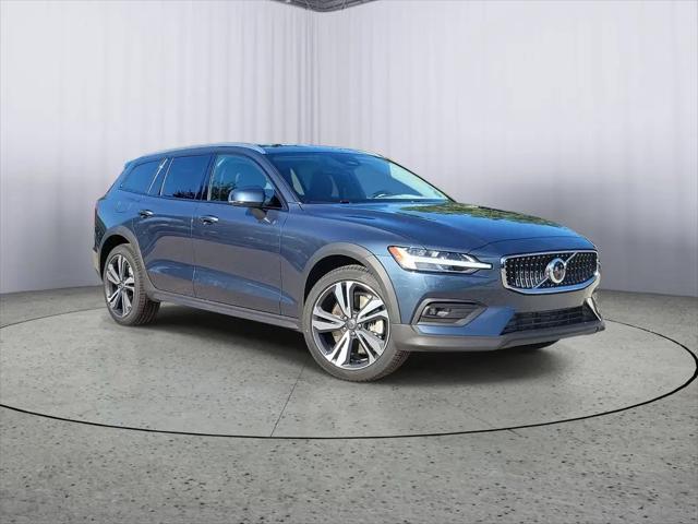 2026 Volvo V60 Cross Country Plus, B5 AWD Gas (mild hybrid) for sale in Fort Myers, FL