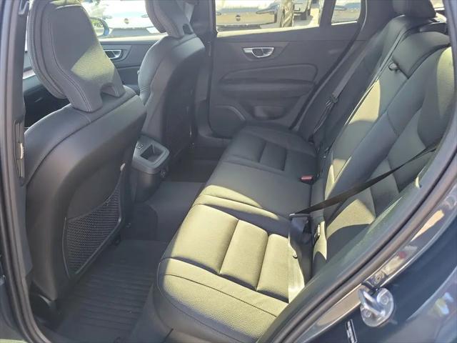 2026 Volvo V60 Cross Country Plus, B5 AWD Gas (mild hybrid)