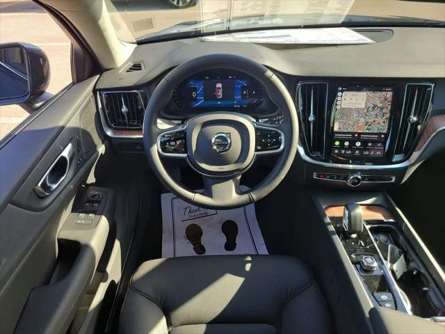 2026 Volvo V60 Cross Country Plus, B5 AWD Gas (mild hybrid)