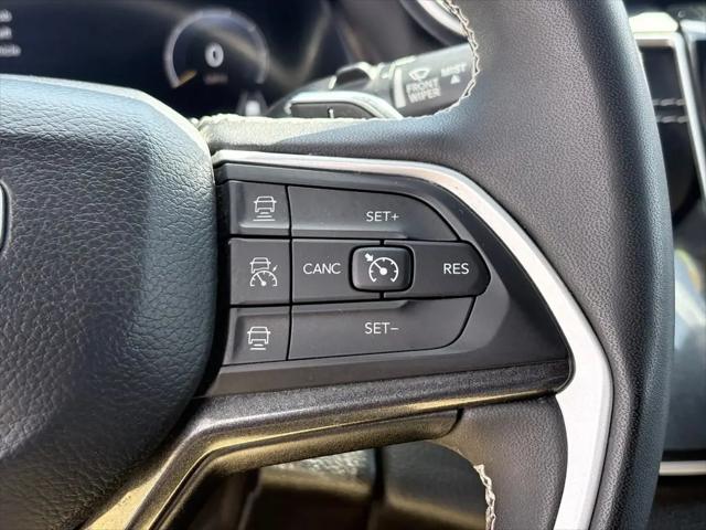 2023 Jeep Grand Cherokee L Altitude 4x4