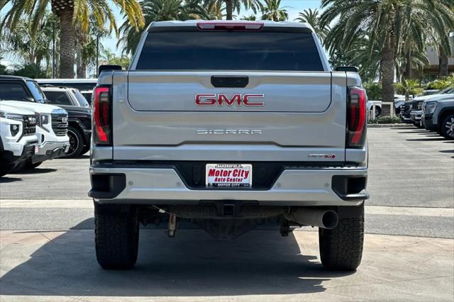 2025 GMC Sierra 2500HD 4WD Crew Cab Standard Bed AT4