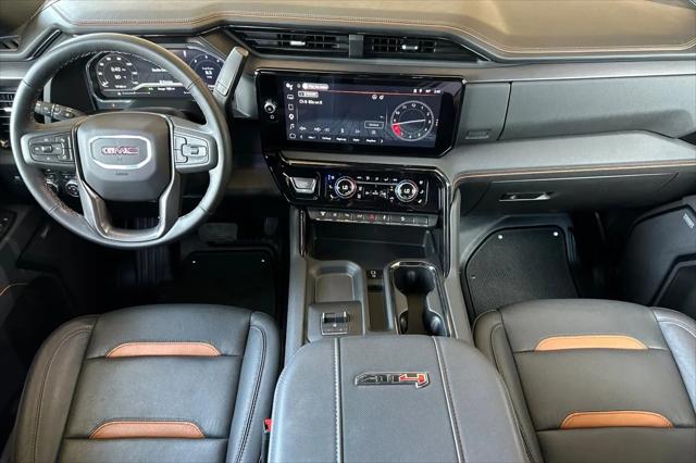 2025 GMC Sierra 2500HD 4WD Crew Cab Standard Bed AT4