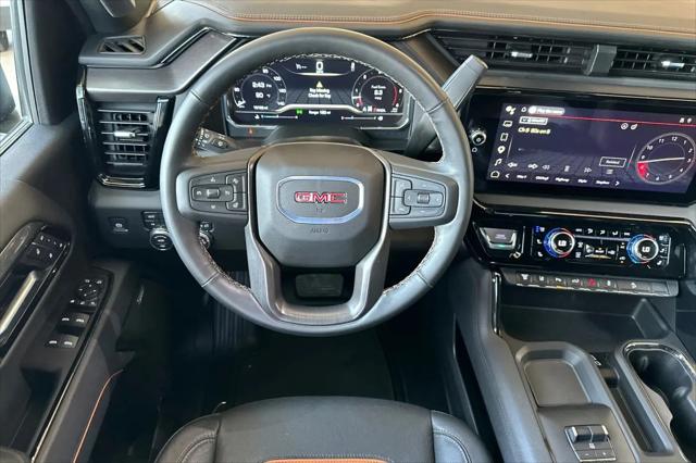 2025 GMC Sierra 2500HD 4WD Crew Cab Standard Bed AT4