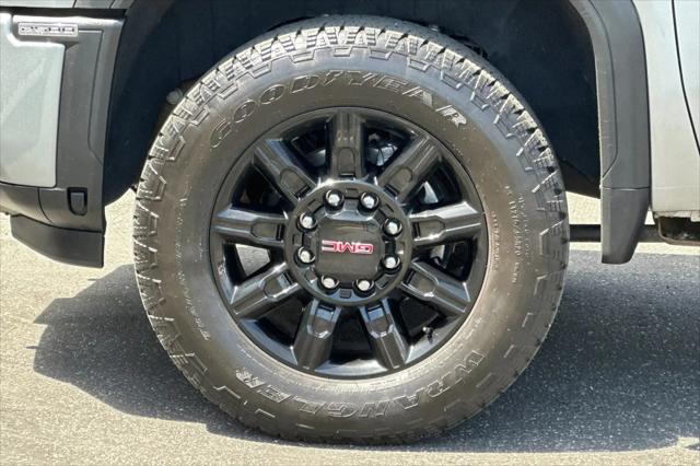 2025 GMC Sierra 2500HD 4WD Crew Cab Standard Bed AT4