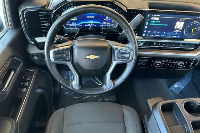 2025 Chevrolet Silverado 2500HD 4WD Crew Cab Standard Bed LT