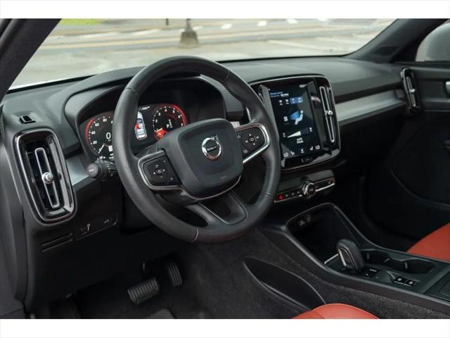2019 Volvo XC40 T5 Momentum