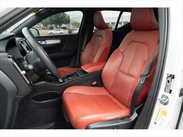 2019 Volvo XC40 T5 Momentum