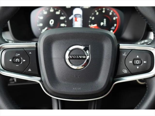 2019 Volvo XC40 T5 Momentum