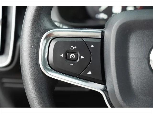 2019 Volvo XC40 T5 Momentum