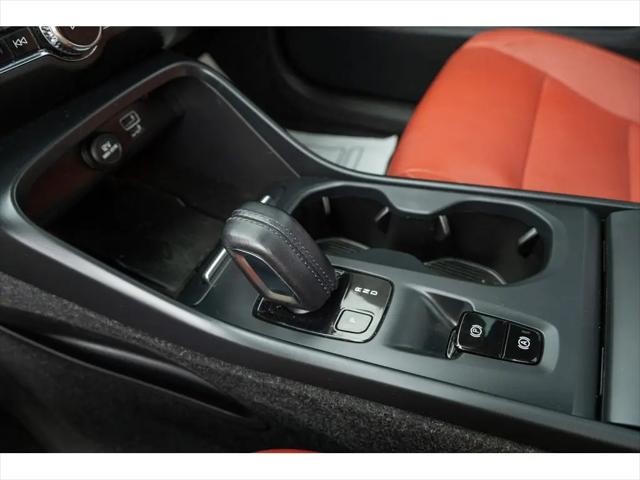 2019 Volvo XC40 T5 Momentum