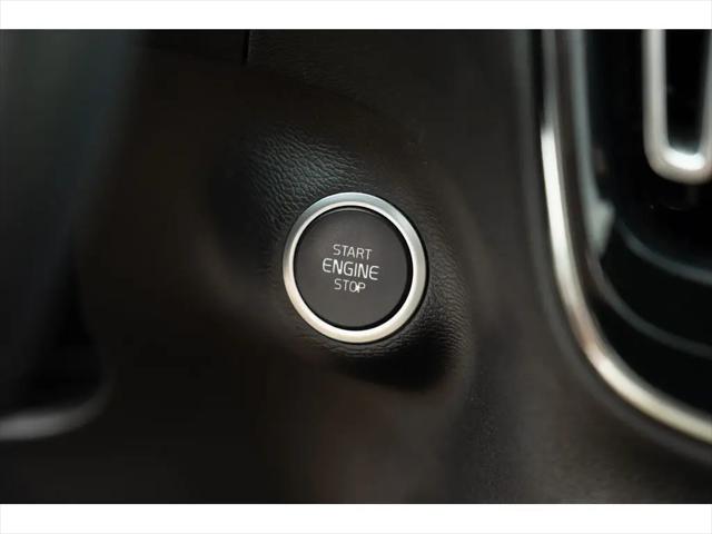 2019 Volvo XC40 T5 Momentum