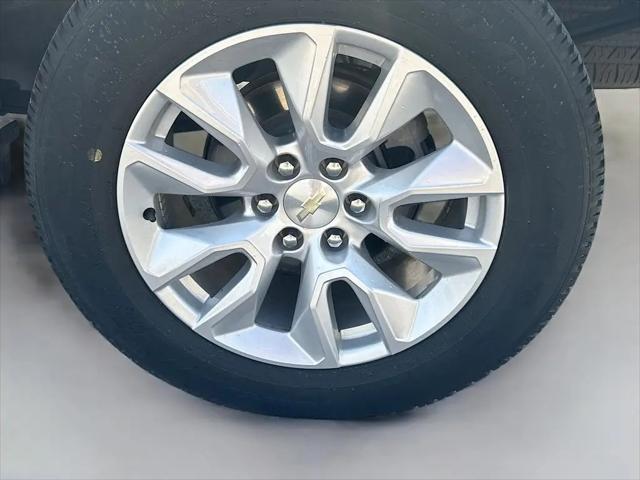 2020 Chevrolet Silverado 1500 2WD Crew Cab Short Bed Custom