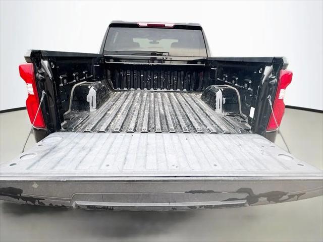 2020 Chevrolet Silverado 1500 2WD Crew Cab Short Bed Custom