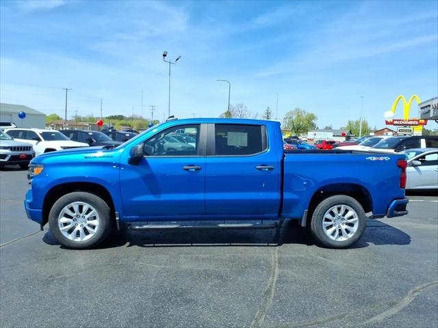 2023 Chevrolet Silverado 1500 4WD Crew Cab Short Bed Custom