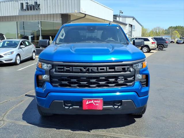 2023 Chevrolet Silverado 1500 4WD Crew Cab Short Bed Custom